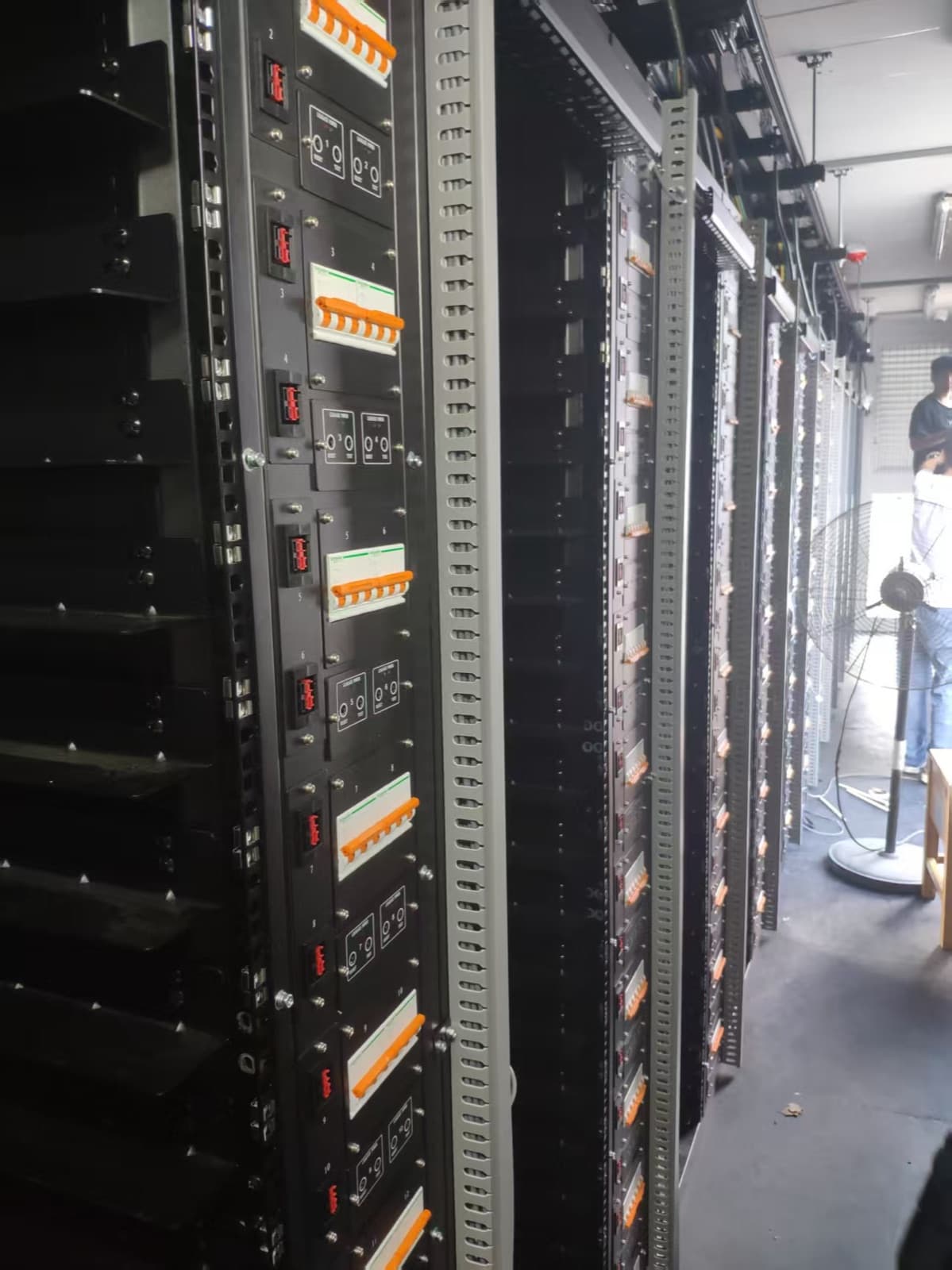 Yiestar ATS / STS transfer switch for dual-bus power