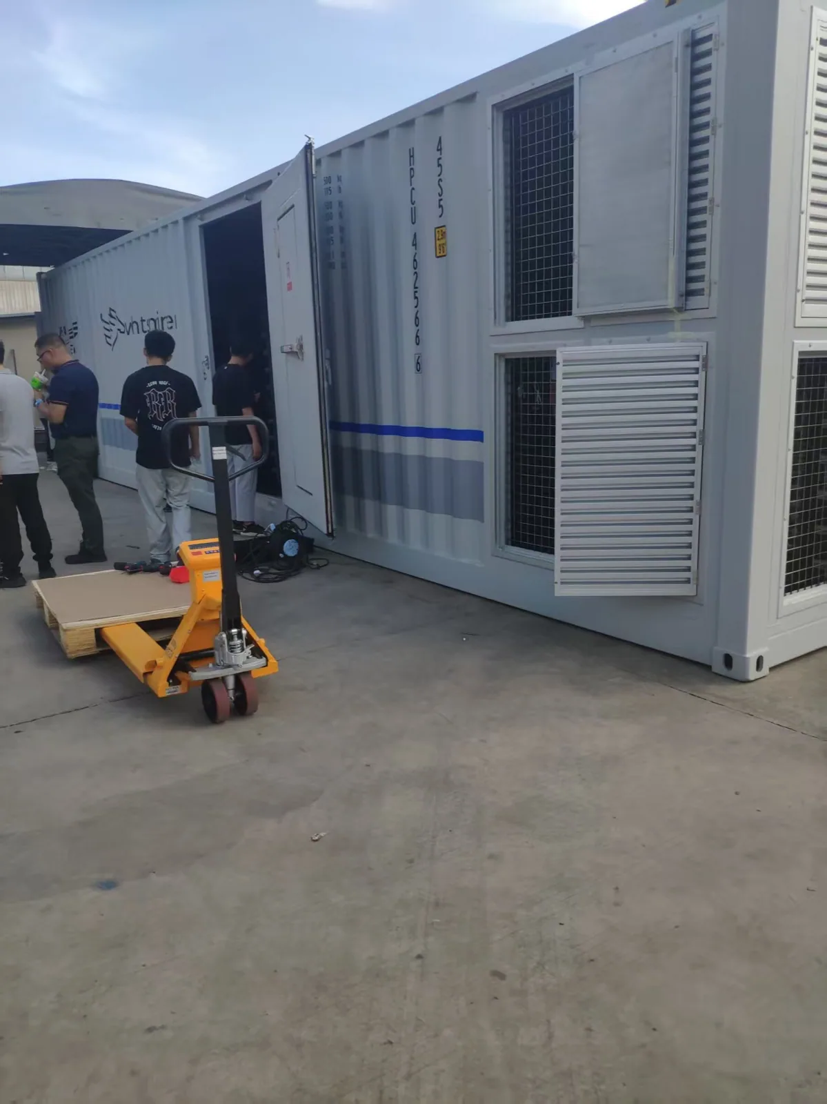Edge Computing & Micro Data Centers — Yiestar PDU deployment